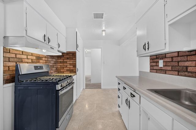 4944 Wilton Place, Riverside, CA 92504