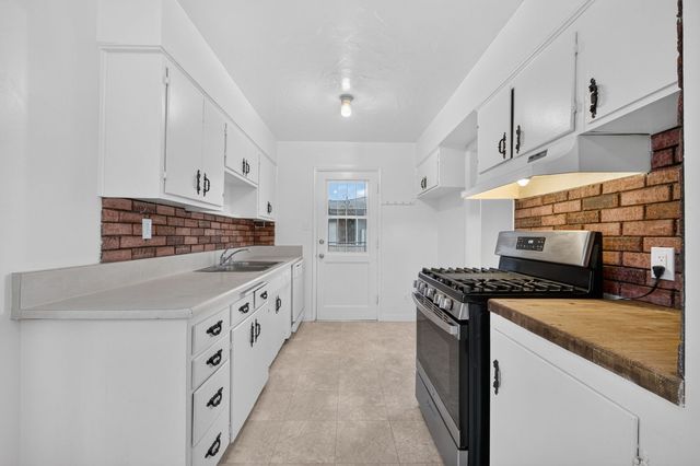 4944 Wilton Place, Riverside, CA 92504