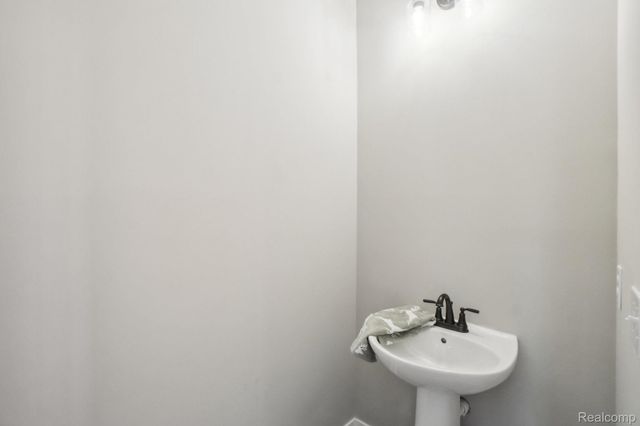 677 Round Rock Dr, Marion Township, MI 48843