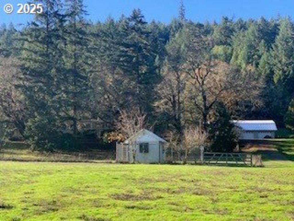 5979 WILLIS CREEK Rd, Winston, OR 97496