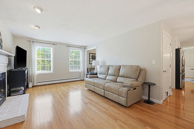 315 Park St, Wrentham, MA 02093