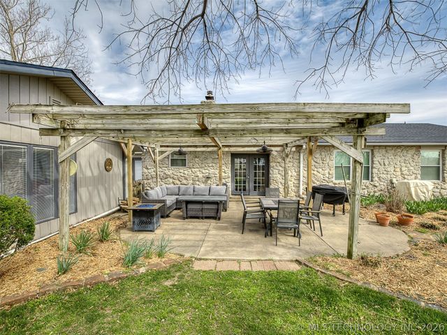 23921 N 4028 Drive, Bartlesville, OK 74006