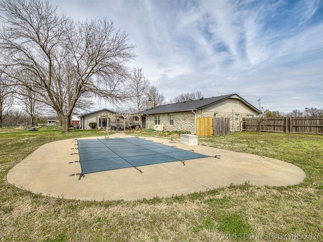 23921 N 4028 Drive, Bartlesville, OK 74006