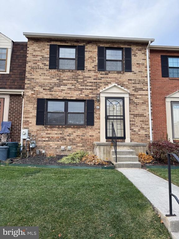 4 HOLLAND HILL CT, Baltimore, MD 21228