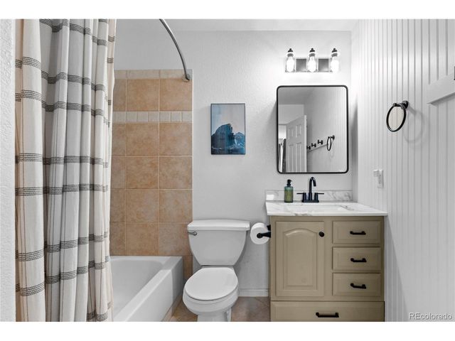 5350 S Picadilly Ct, Aurora, CO 80015