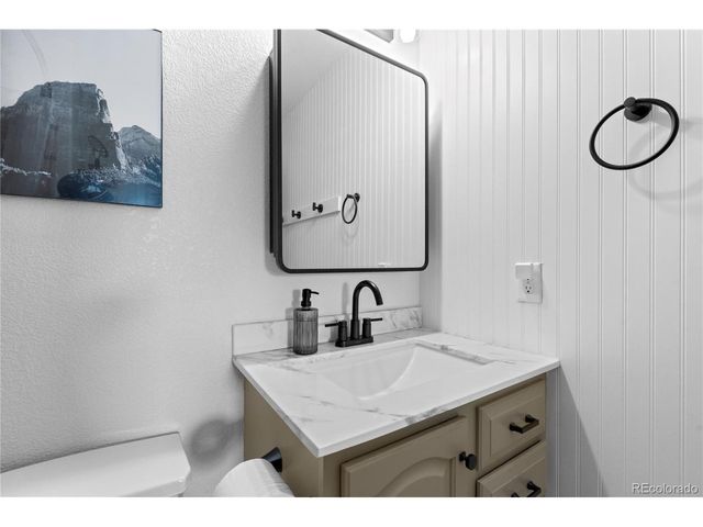 5350 S Picadilly Ct, Aurora, CO 80015