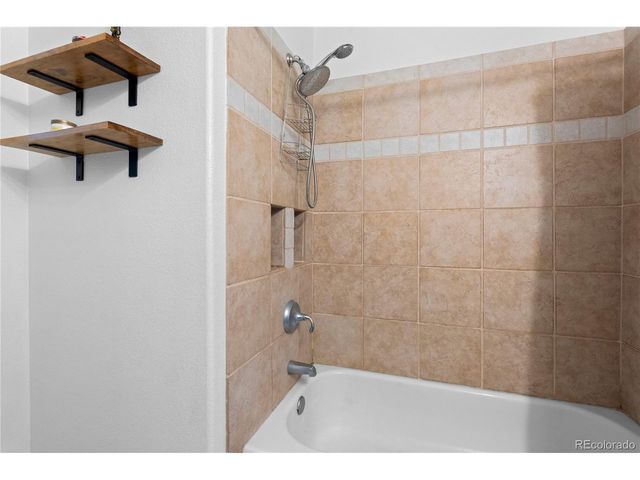 5350 S Picadilly Ct, Aurora, CO 80015
