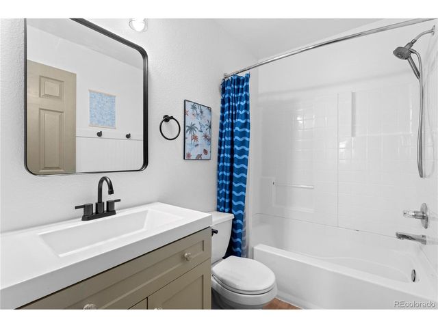 5350 S Picadilly Ct, Aurora, CO 80015