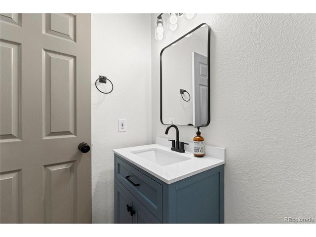 5350 S Picadilly Ct, Aurora, CO 80015