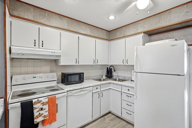 2141 W Mile Road, Springfield, OH 45503