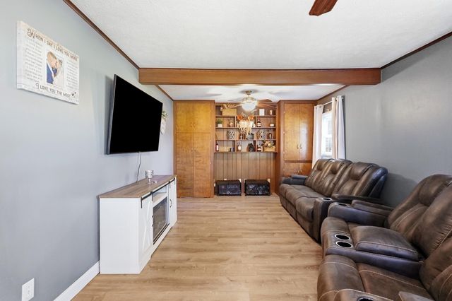2141 W Mile Road, Springfield, OH 45503