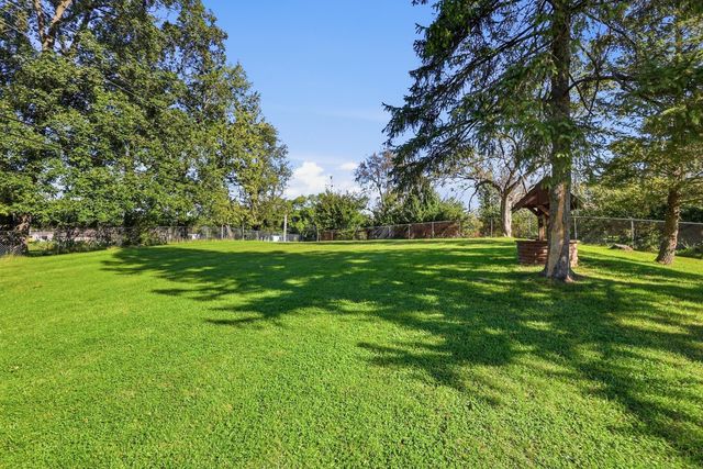 2141 W Mile Road, Springfield, OH 45503
