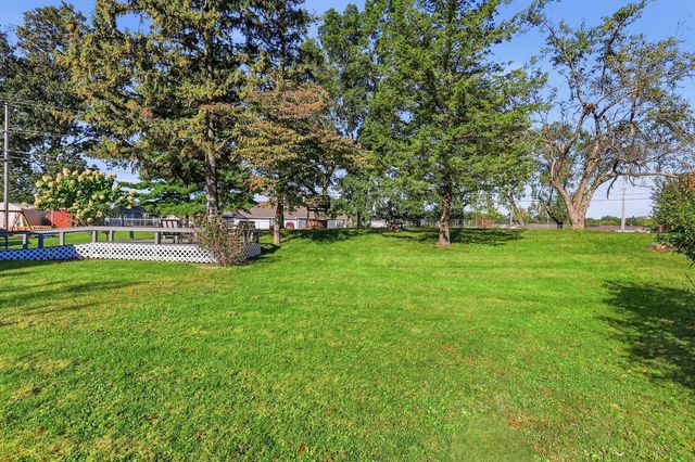 2141 W Mile Road, Springfield, OH 45503