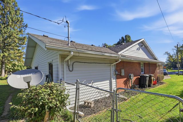 2141 W Mile Road, Springfield, OH 45503