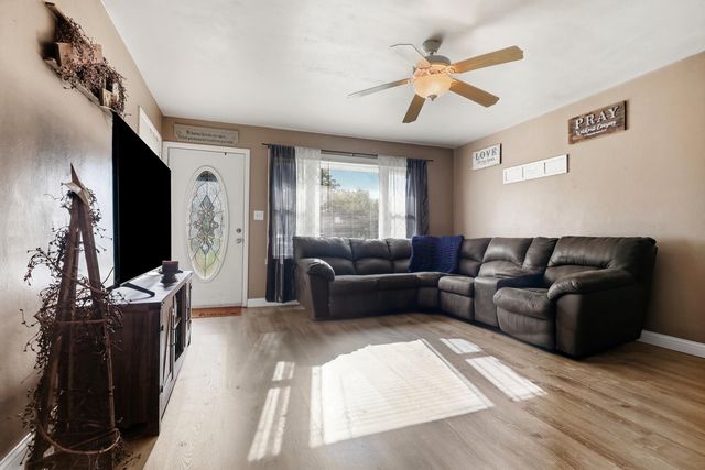 2141 W Mile Road, Springfield, OH 45503