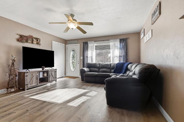 2141 W Mile Road, Springfield, OH 45503
