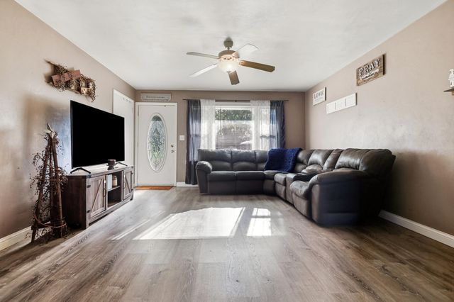 2141 W Mile Road, Springfield, OH 45503