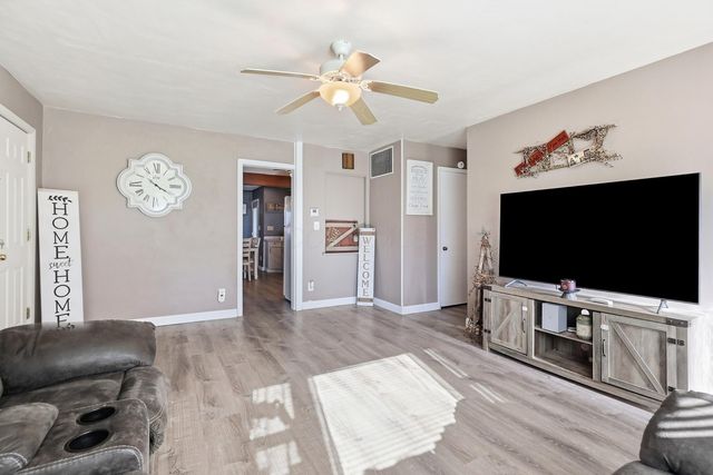 2141 W Mile Road, Springfield, OH 45503