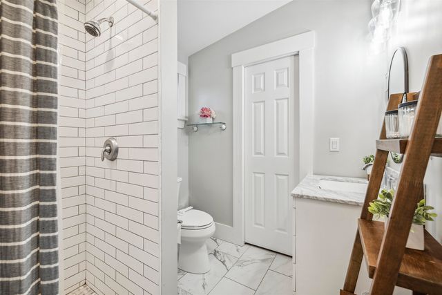 16 Davis Park, Plaistow, NH 03865