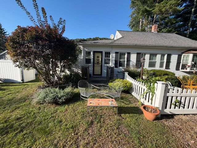 16 Davis Park, Plaistow, NH 03865
