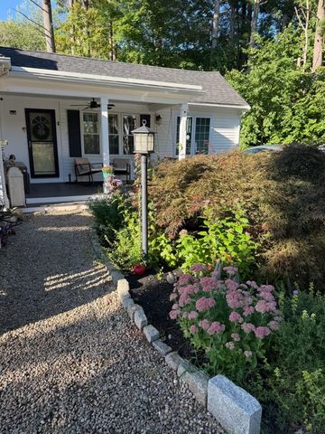 16 Davis Park, Plaistow, NH 03865