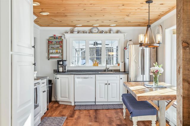16 Davis Park, Plaistow, NH 03865