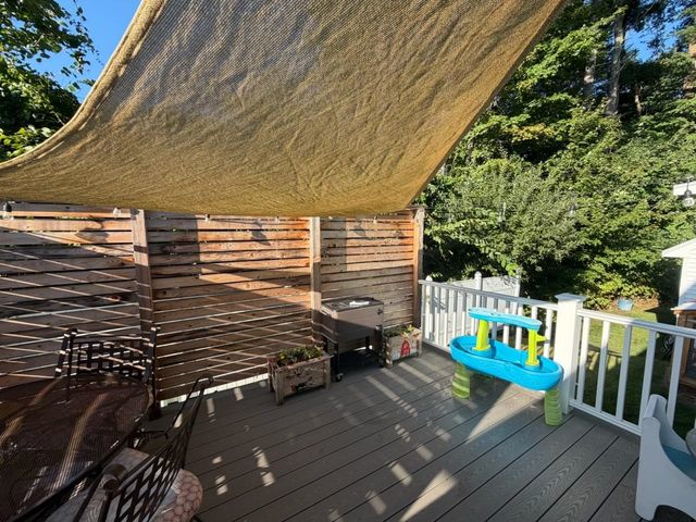 16 Davis Park, Plaistow, NH 03865