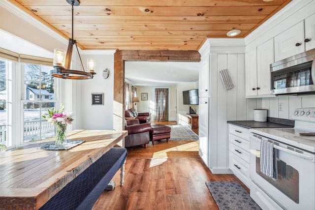 16 Davis Park, Plaistow, NH 03865