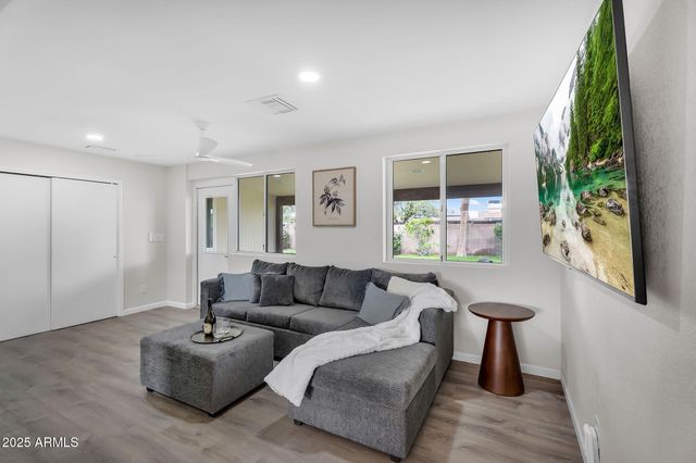 506 E ELLIS Drive, Tempe, AZ 85282