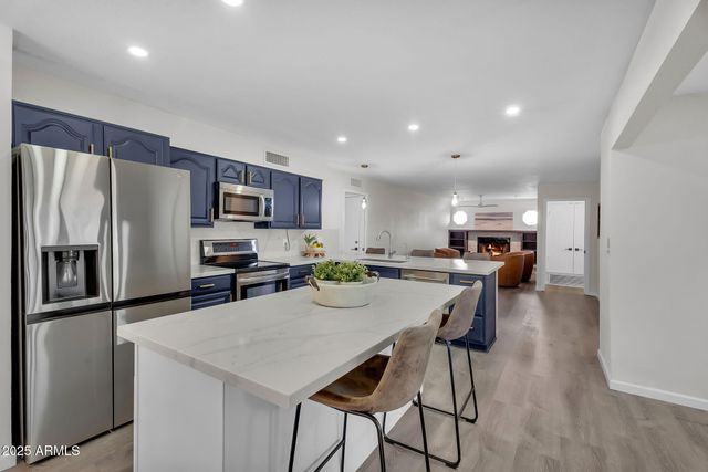 506 E ELLIS Drive, Tempe, AZ 85282