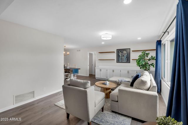 506 E ELLIS Drive, Tempe, AZ 85282