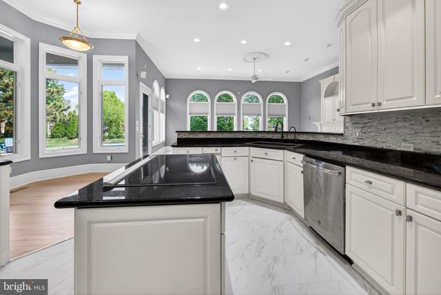 2855 COX NECK RD, Chester, MD 21619