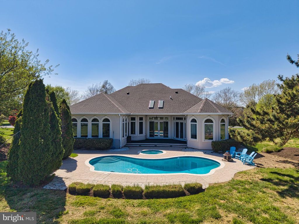 Image 6 of property listing at 2855 COX NECK RD, Chester, MD 21619