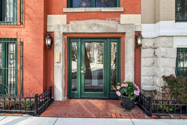 1400 N La Salle Street 3N, Chicago, IL 60610