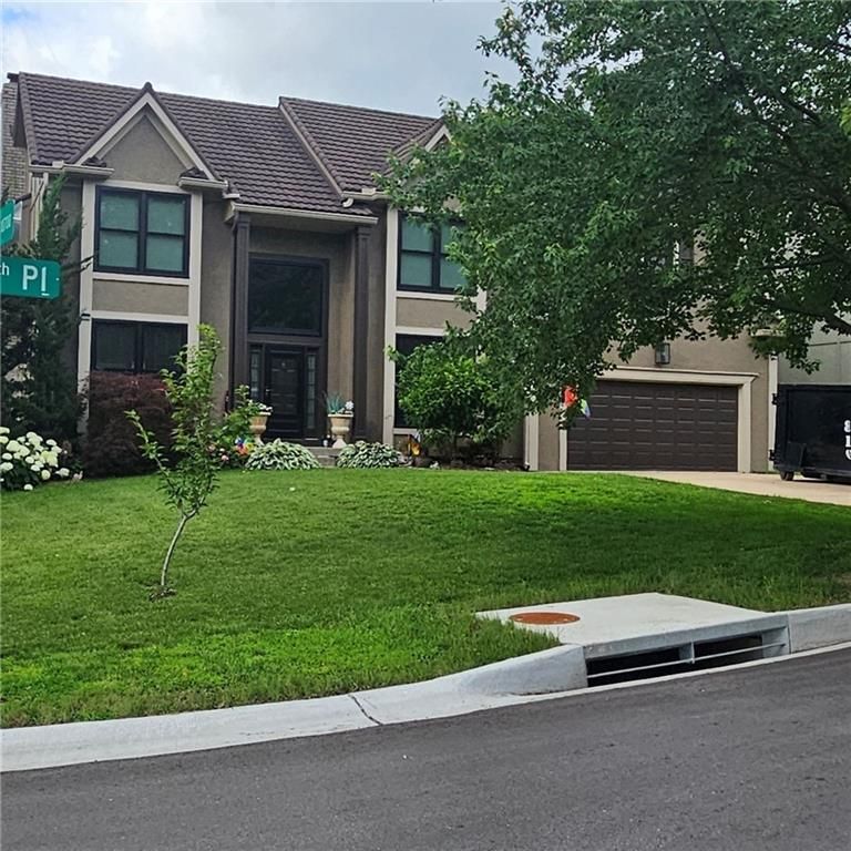10701 W 128th Place, Overland Park, KS 66213