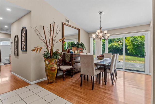 2810 Bogdan Ct, Sacramento, CA 95827