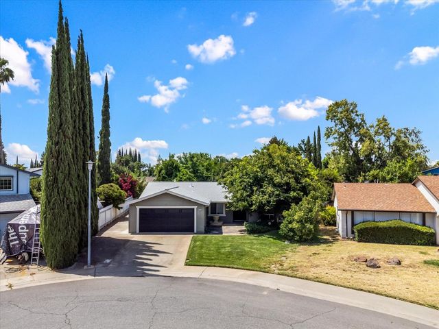 2810 Bogdan Ct, Sacramento, CA 95827