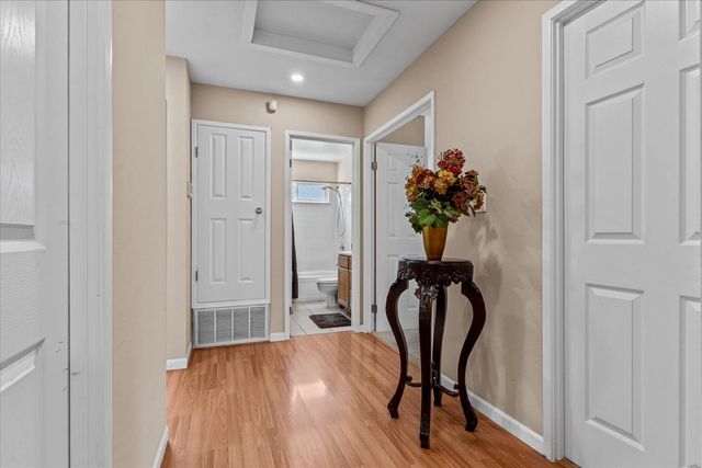2810 Bogdan Ct, Sacramento, CA 95827