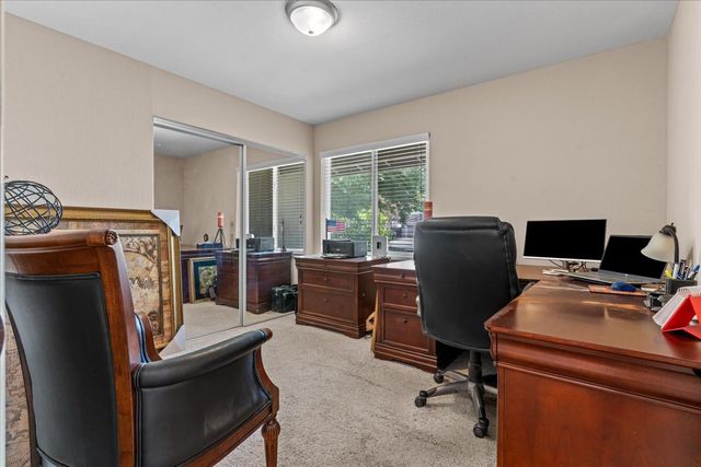 2810 Bogdan Ct, Sacramento, CA 95827