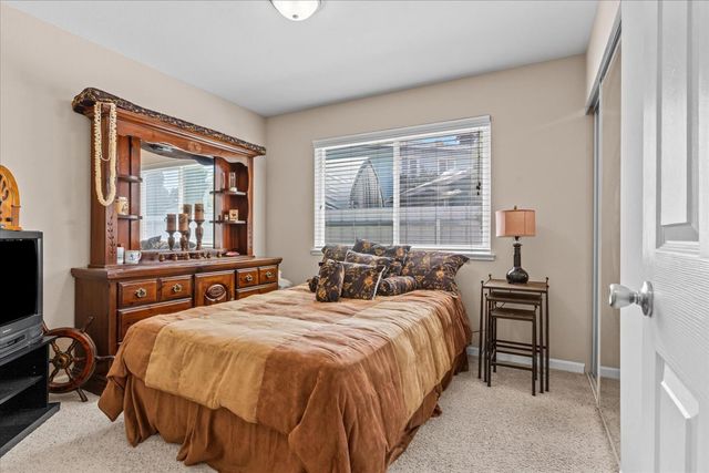 2810 Bogdan Ct, Sacramento, CA 95827