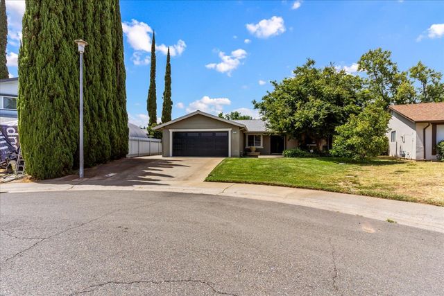 2810 Bogdan Ct, Sacramento, CA 95827