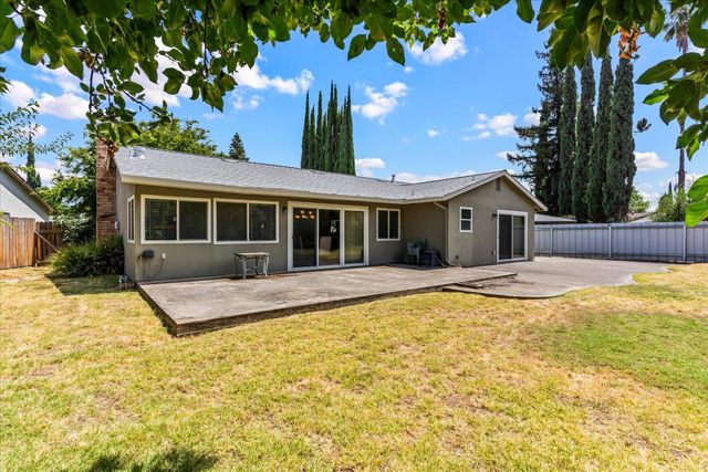 2810 Bogdan Ct, Sacramento, CA 95827