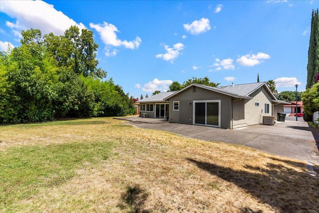 2810 Bogdan Ct, Sacramento, CA 95827