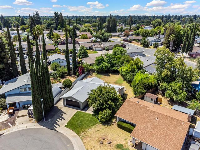 2810 Bogdan Ct, Sacramento, CA 95827