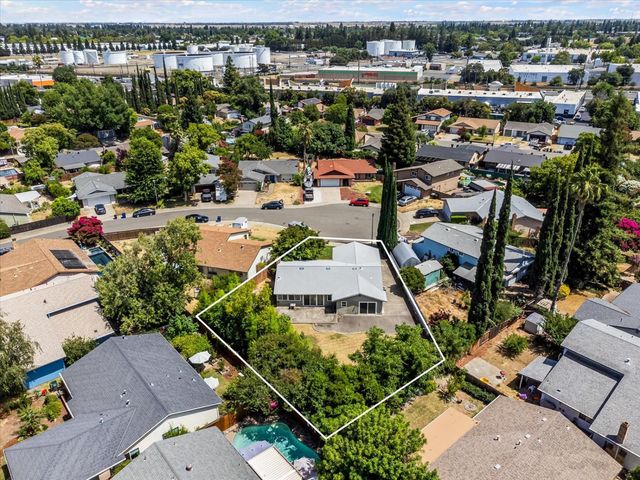 2810 Bogdan Ct, Sacramento, CA 95827