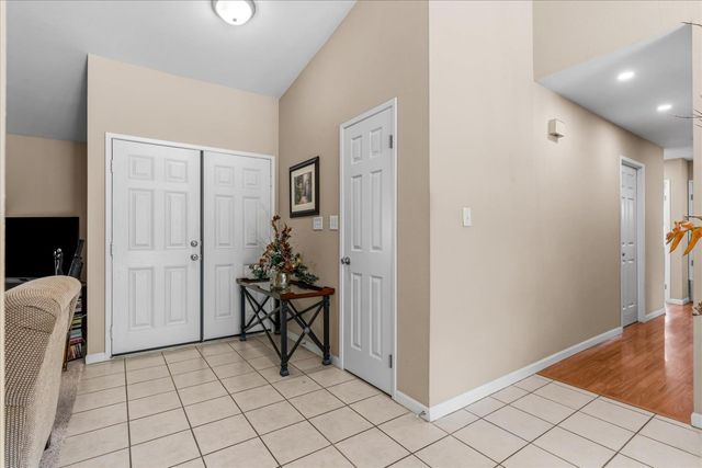 2810 Bogdan Ct, Sacramento, CA 95827