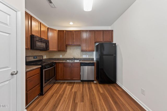 11100 Gwynn Oaks Drive 105, Raleigh, NC 27614