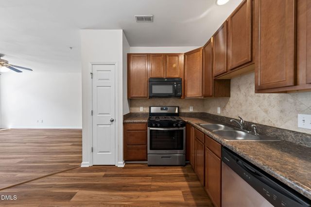 11100 Gwynn Oaks Drive 105, Raleigh, NC 27614