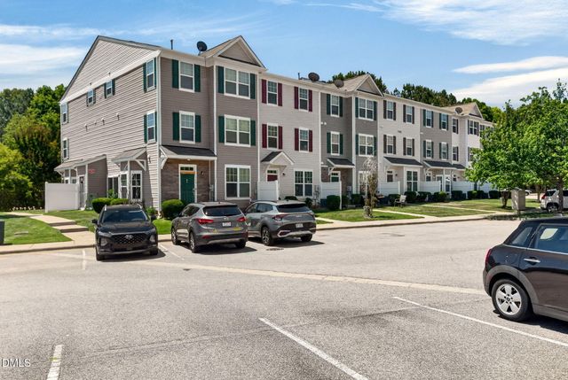 11100 Gwynn Oaks Drive 105, Raleigh, NC 27614