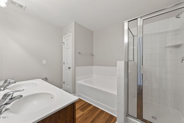 11100 Gwynn Oaks Drive 105, Raleigh, NC 27614